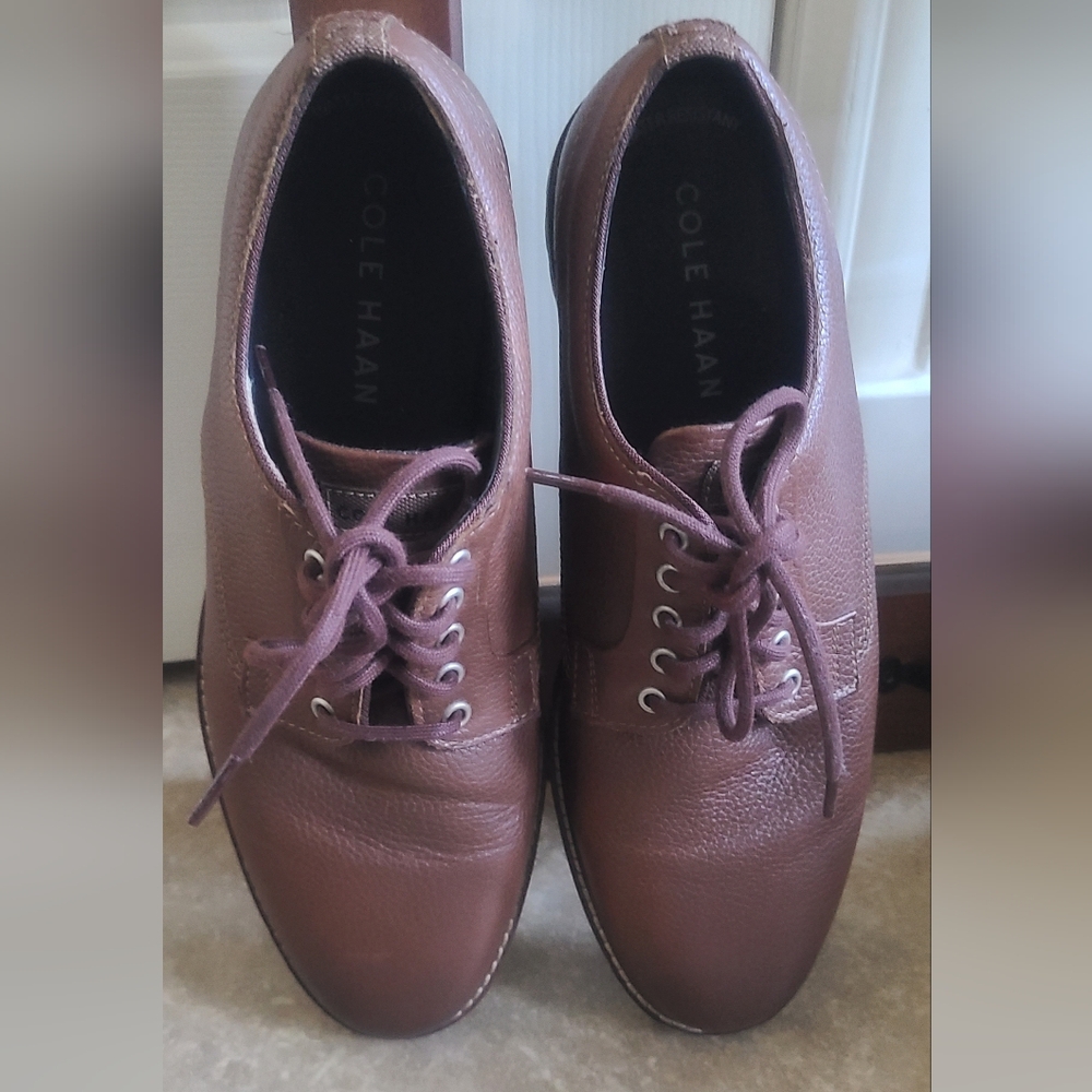 COLE HAAN MIDLAND Plain Toe Lug Sole Derby(MEN) SIZE 8.5- LIKE NEW